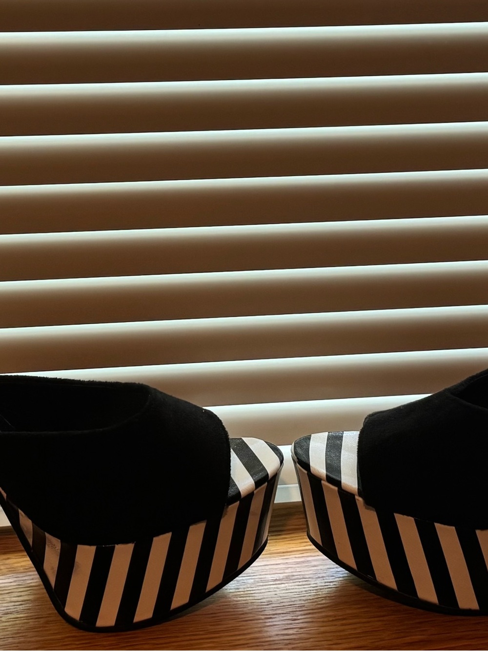 Source Unknown Black and White Striped Platform Wedge Heels